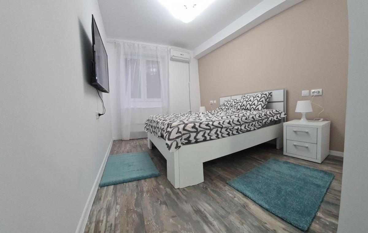 Apartament Terra Appartement Targoviste Buitenkant foto