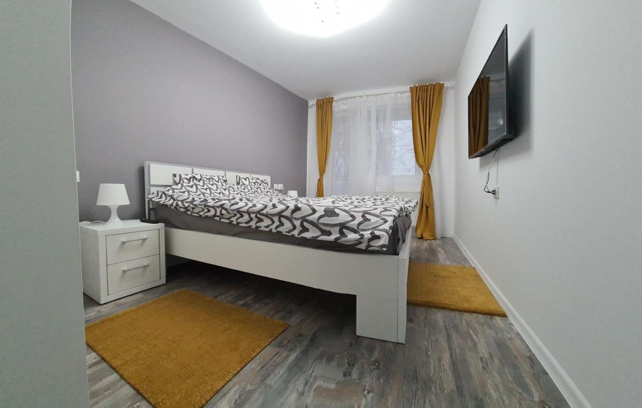 Apartament Terra Appartement Targoviste Buitenkant foto