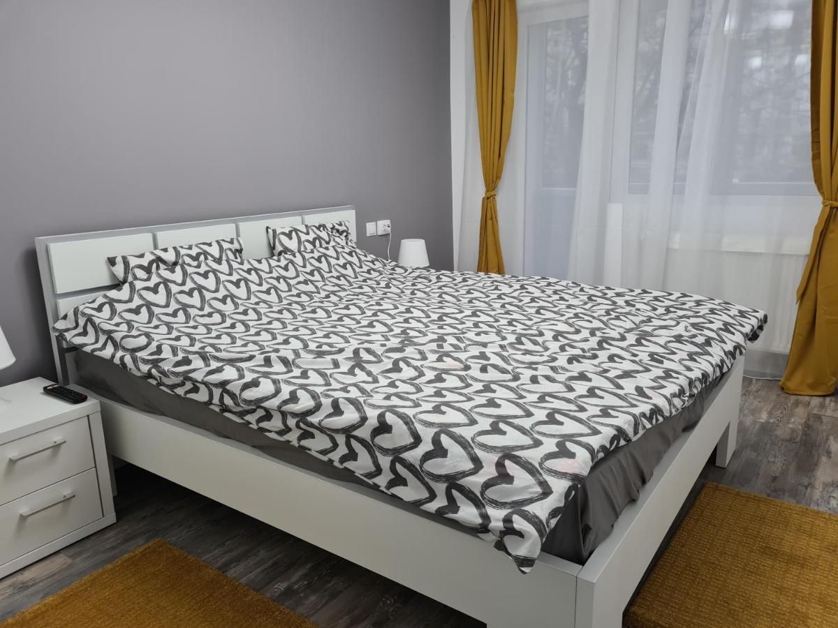 Apartament Terra Targoviste Buitenkant foto