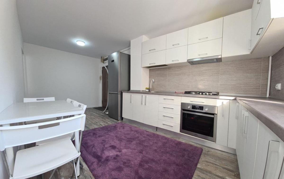 Apartament Terra Targoviste Buitenkant foto